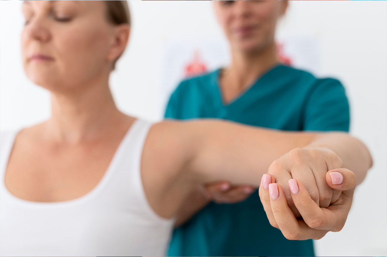Qué es la tendinitis del hombro y a qué estructuras afecta